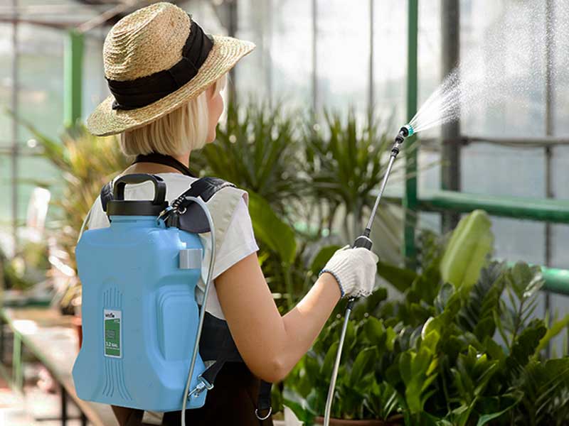 WEEFLOS Battery Backpack Sprayer That Makes Routine Garden Work Feel Lighter